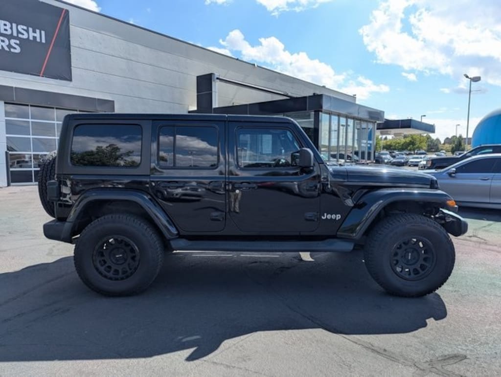 Used 2018 Jeep Wrangler Unlimited Sahara 4x4 SUV