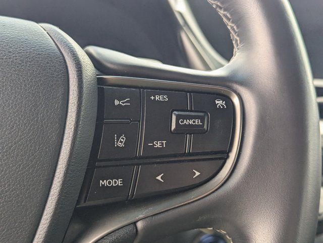 2021 Lexus ES Hybrid 300h - Photo 17