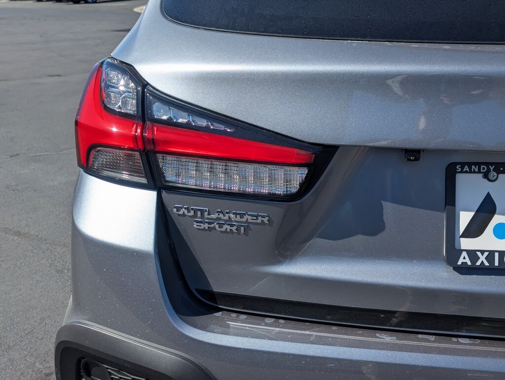 2025 Mitsubishi Outlander Sport ES SE LE photo 2