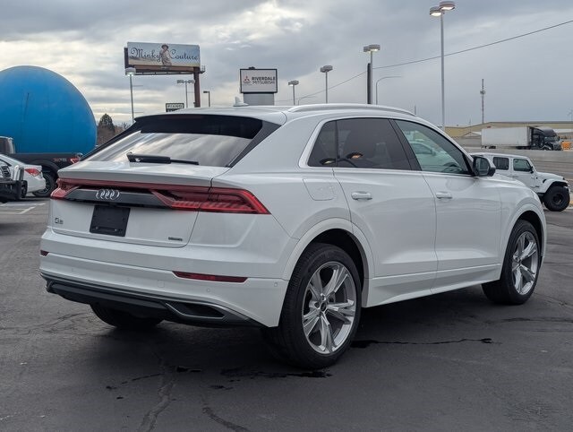 2022 Audi Q8 55 Premium Plus photo 3