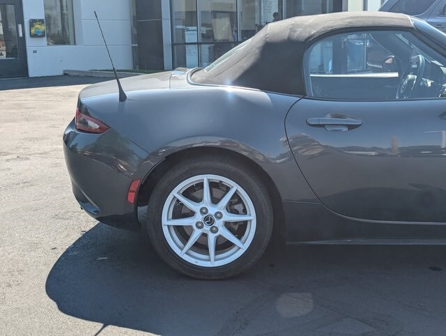 2017 Mazda MX-5 Miata Miata Sport photo 4