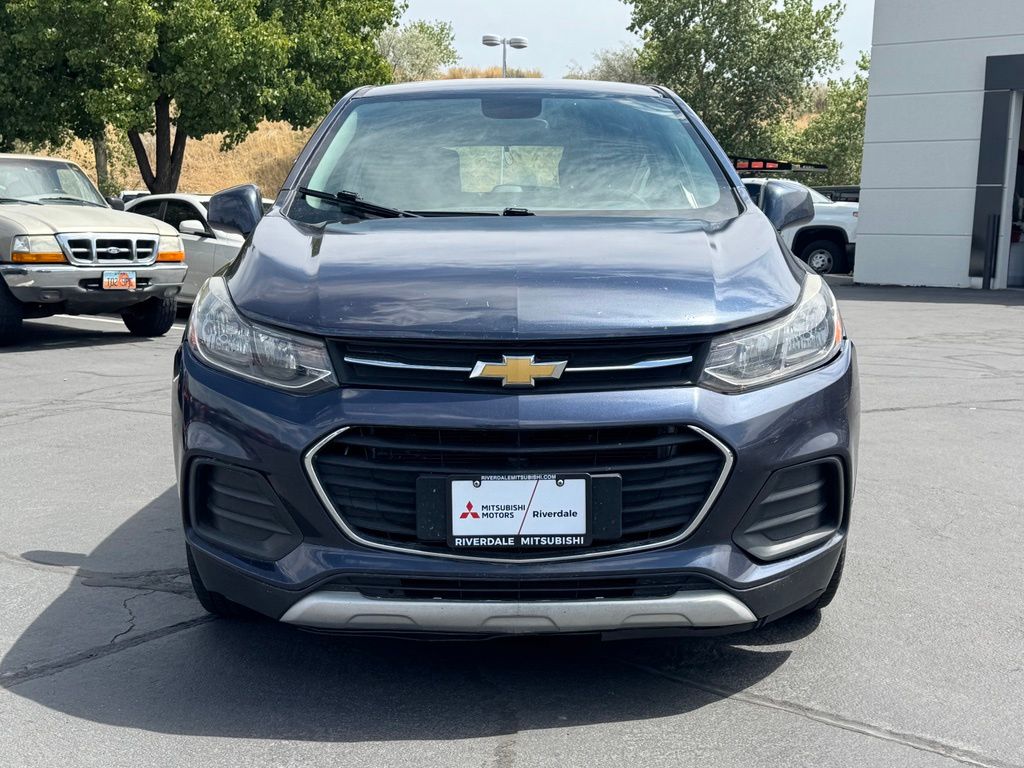 Used 2018 Chevrolet Trax LS with VIN 3GNCJKSB3JL387840 for sale in Riverdale, UT