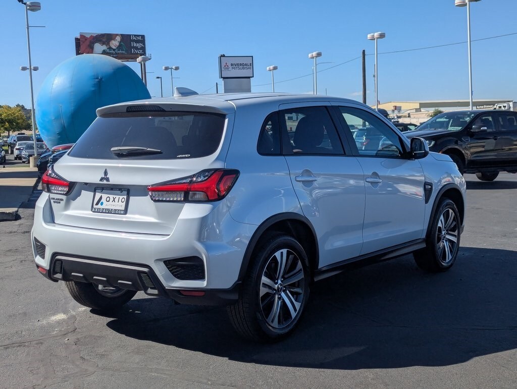 2025 Mitsubishi Outlander Sport ES photo 3