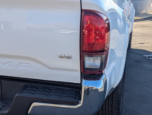 2023 Toyota Tacoma V6 4x4 photo 4