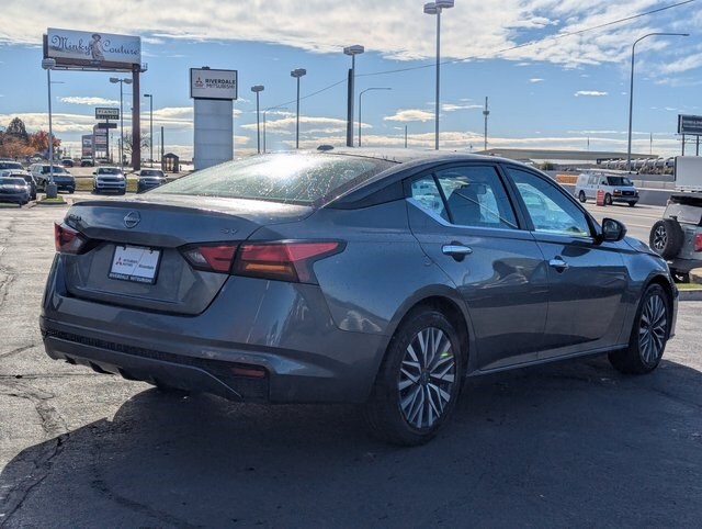 2023 Nissan Altima 2.5 SV photo 3