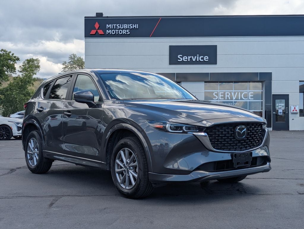 2025 Mazda CX-5 S Preferred package Auto AWD's photo