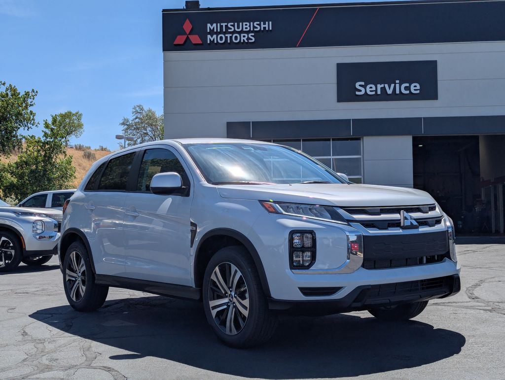2026 Mitsubishi Outlander Sport 2.0 ES AWC CVT's photo
