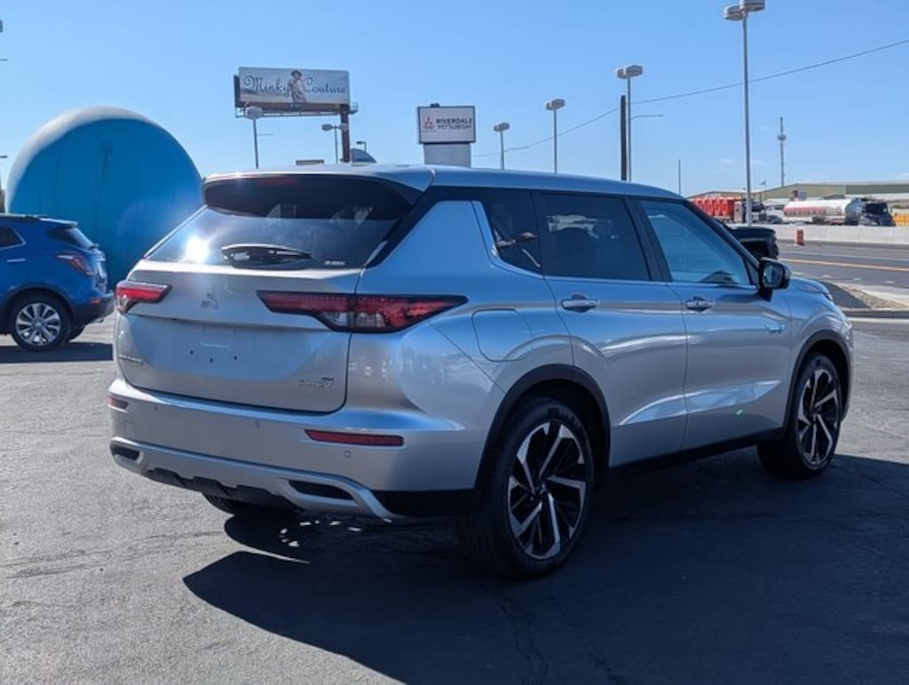 Used 2023 Mitsubishi Outlander Plug-In Hybrid  SUV