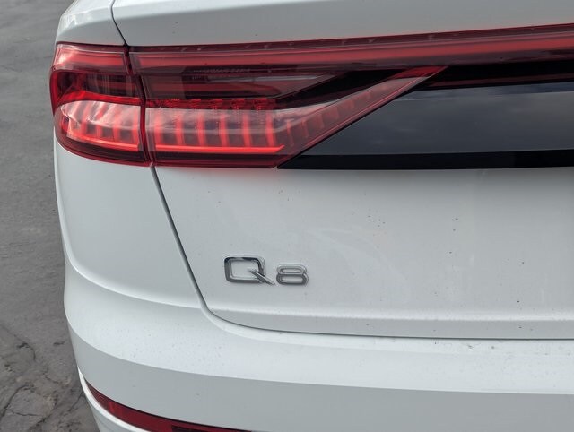 2022 Audi Q8 55 Premium Plus photo 4