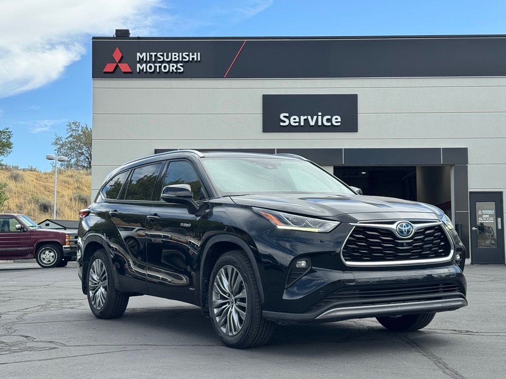 2021 Toyota Highlander Hybrid Platinum SUV