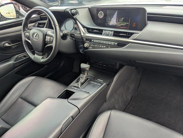 2021 Lexus ES Hybrid 300h - Photo 31