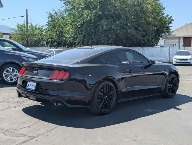 2016 Ford Mustang EcoBoost Premium photo 3