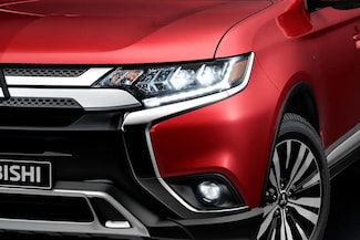 Mitsubishi%20Outlander%20-%20Front.jpg