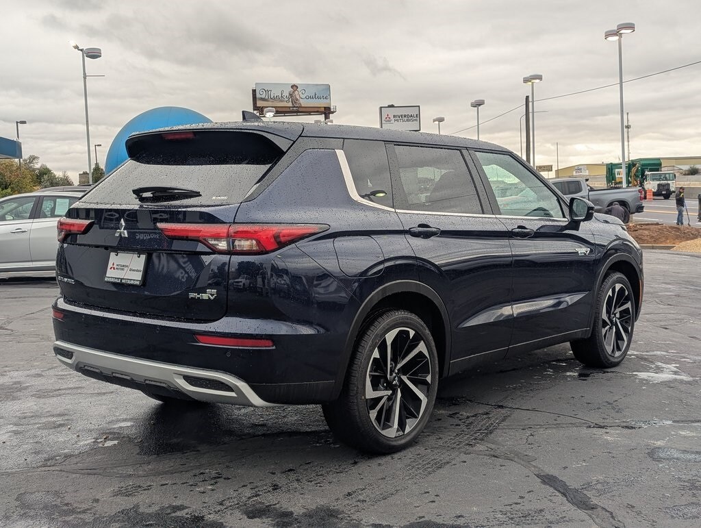 2025 Mitsubishi Outlander PHEV SE photo 3