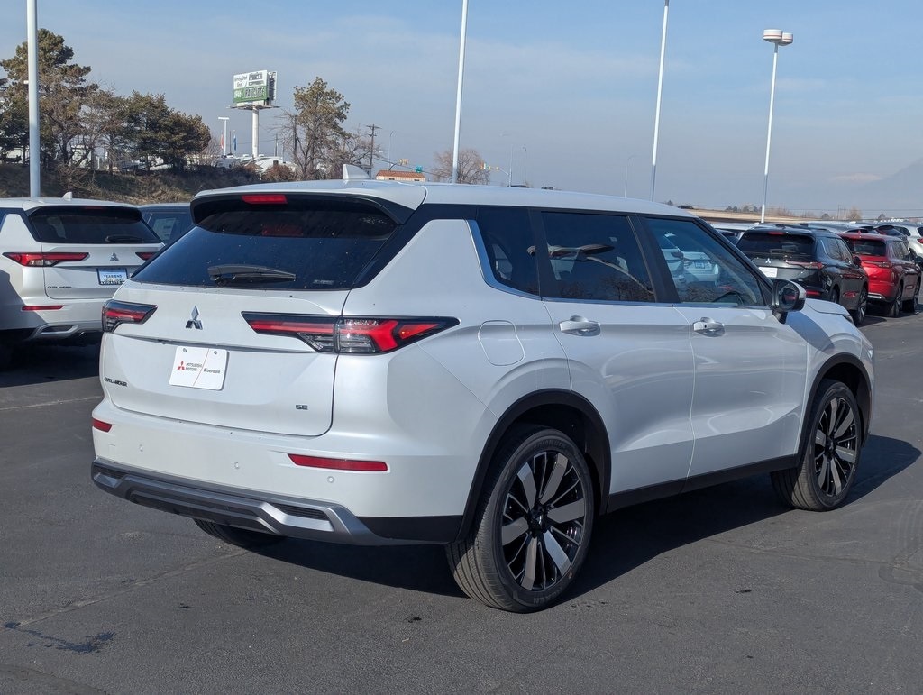 New 2026 Mitsubishi Outlander SE SUV