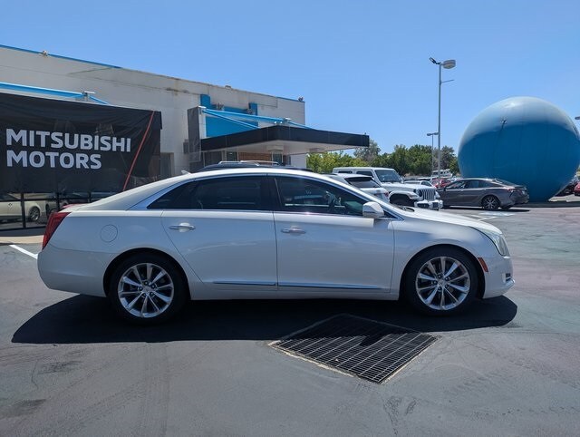2014 Cadillac XTS Luxury photo 2