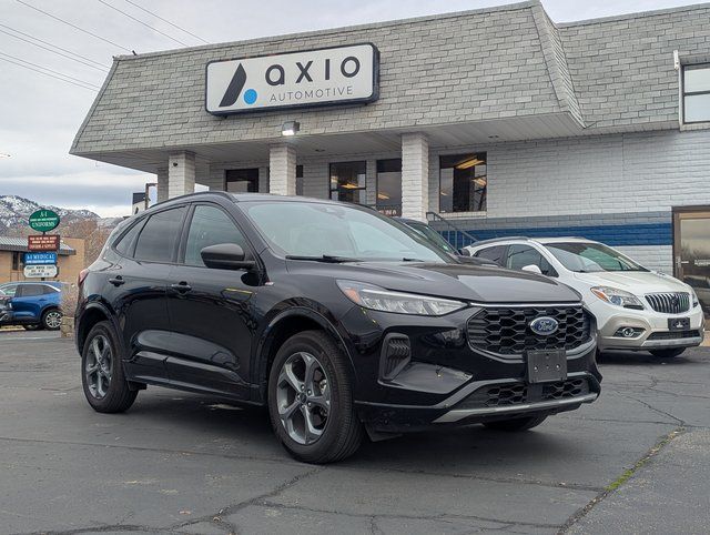 2023 Ford Escape ST-Line AWD's photo