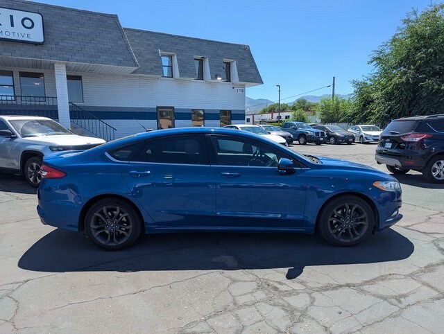 2018 Ford Fusion SE photo 2