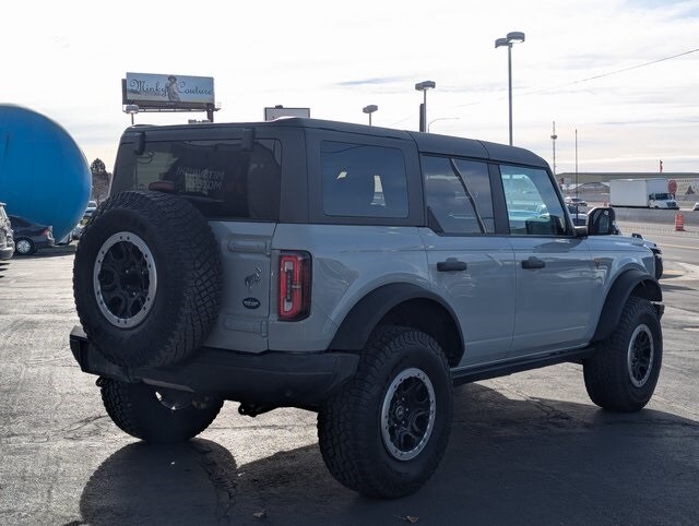2022 Ford Bronco Badlands photo 3
