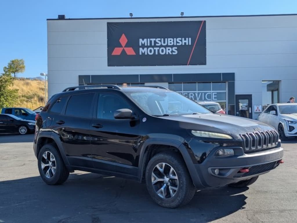 Used 2018 Jeep Cherokee Trailhawk 4x4 SUV