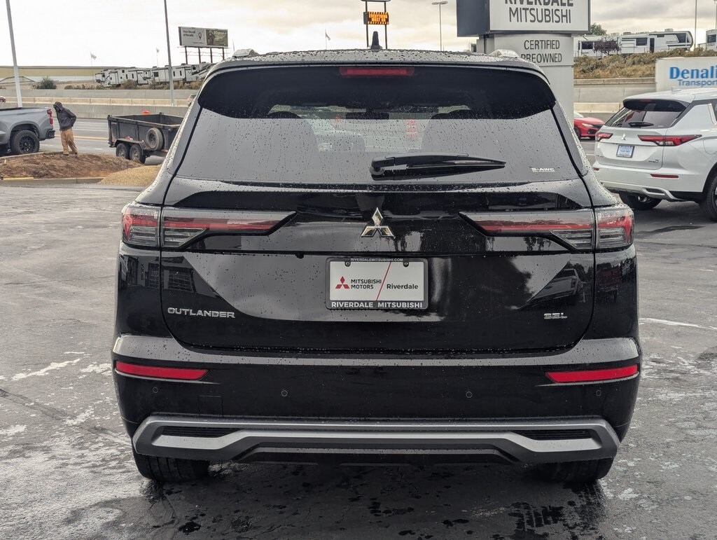 2025 Mitsubishi Outlander SEL GT photo 3