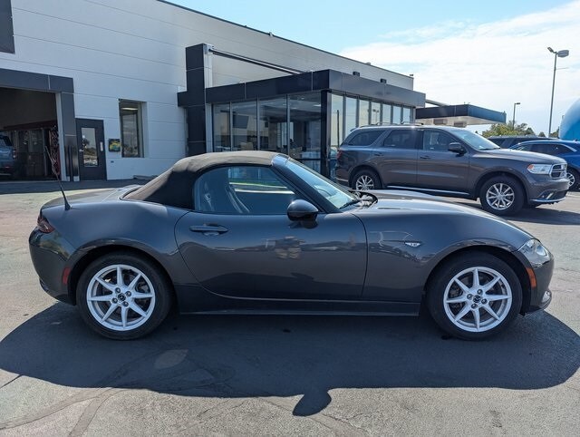 2017 Mazda MX-5 Miata Miata Sport photo 3
