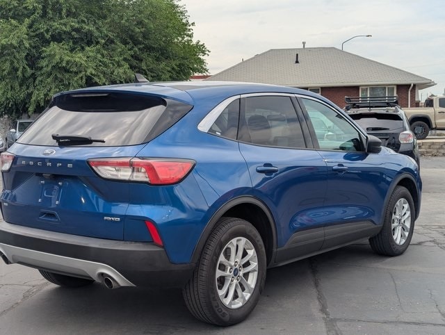 2022 Ford Escape SE photo 3
