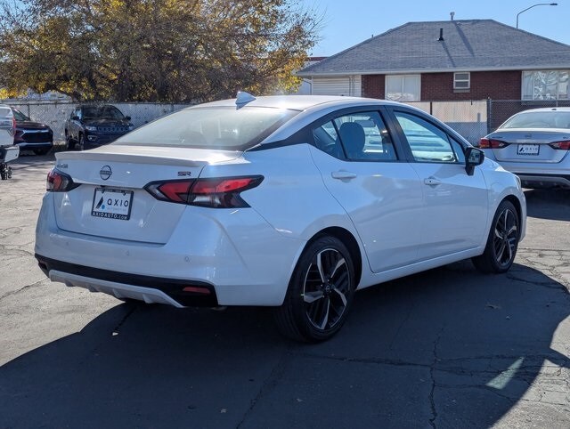 2025 Nissan Versa 1.6 SR photo 3