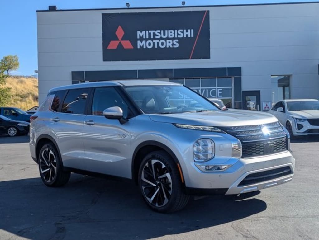 Used 2023 Mitsubishi Outlander Plug-In Hybrid  SUV