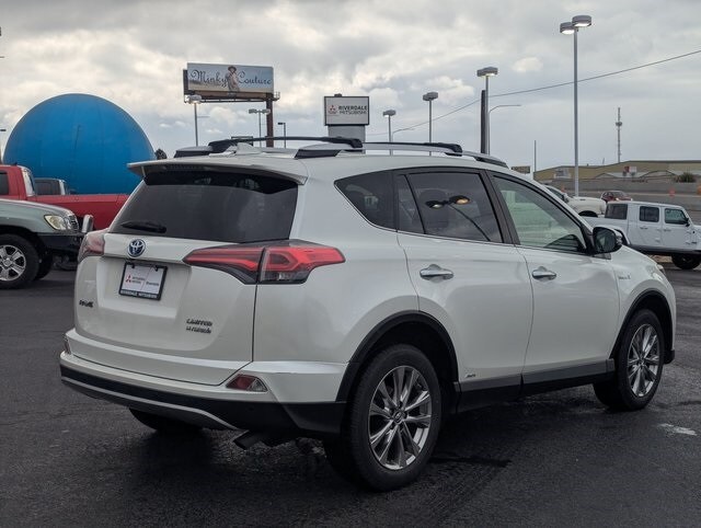 2016 Toyota RAV4 Hybrid Limited photo 2