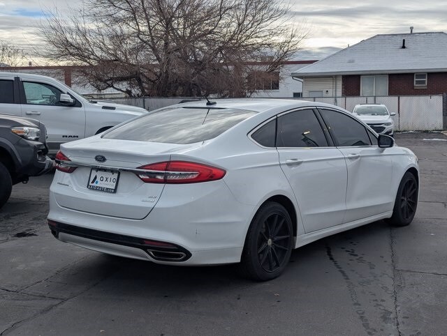 2017 Ford Fusion SE photo 3