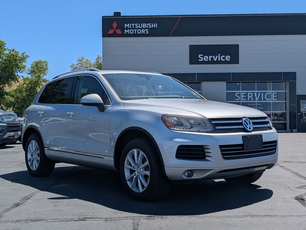 2014 Volkswagen Touareg's photo