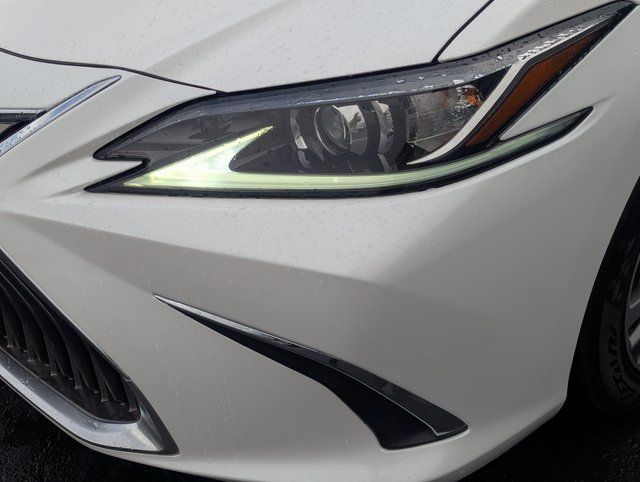 2021 Lexus ES Hybrid 300h - Photo 11