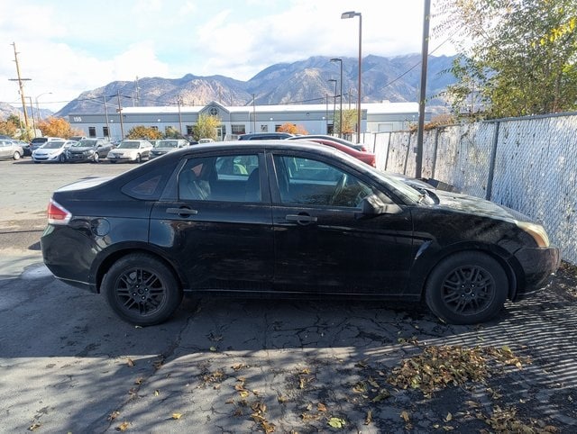 Used 2010 Ford Focus SE with VIN 1FAHP3FN3AW112105 for sale in Riverdale, UT