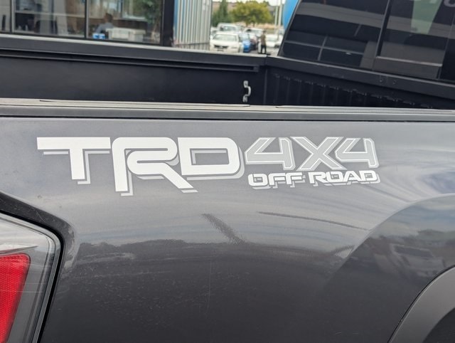 2023 Toyota Tacoma V6 4x4 photo 4