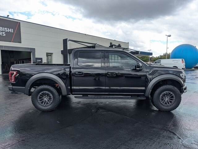 2019 Ford F-150 Raptor photo 2