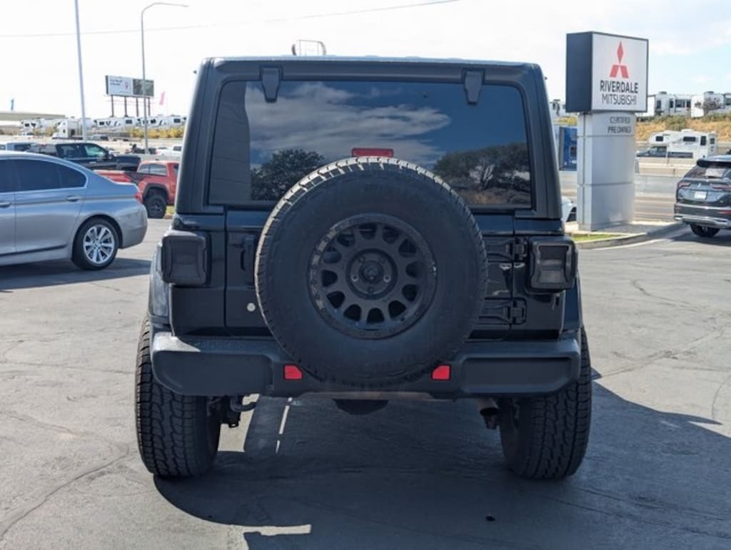 Used 2018 Jeep Wrangler Unlimited Sahara 4x4 SUV