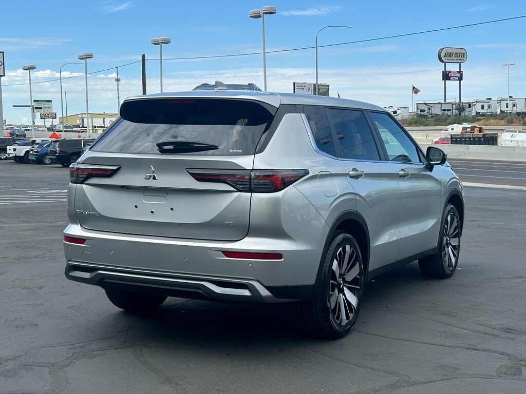 2025 Mitsubishi Outlander SE Ralliart photo 3