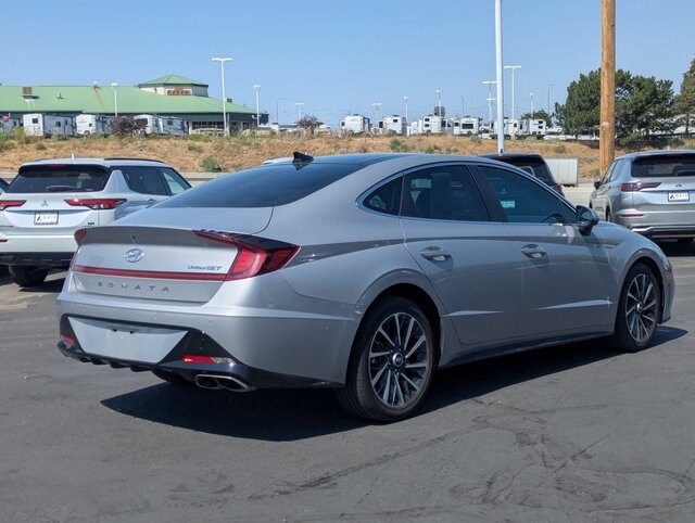 2023 Hyundai Sonata Limited photo 3