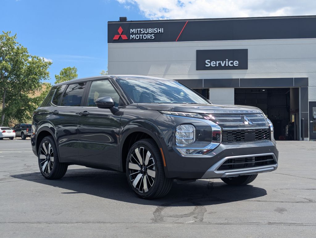 2026 Mitsubishi Outlander SE S-AWC's photo