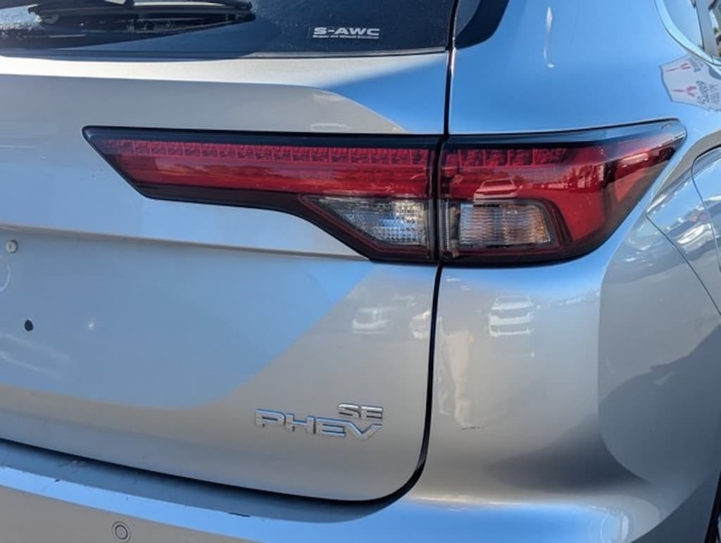 Used 2023 Mitsubishi Outlander Plug-In Hybrid  SUV