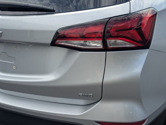 2022 Chevrolet Equinox LS photo 4