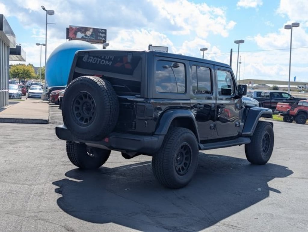 Used 2018 Jeep Wrangler Unlimited Sahara 4x4 SUV