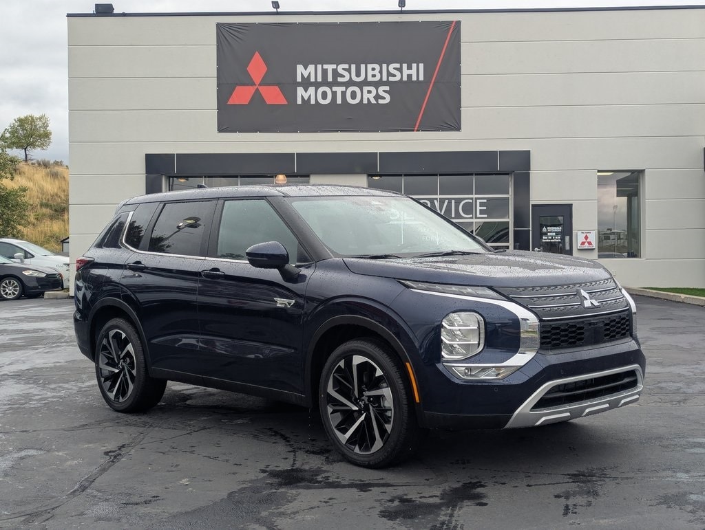 2025 Mitsubishi Outlander Plug-in Hybrid SE's photo