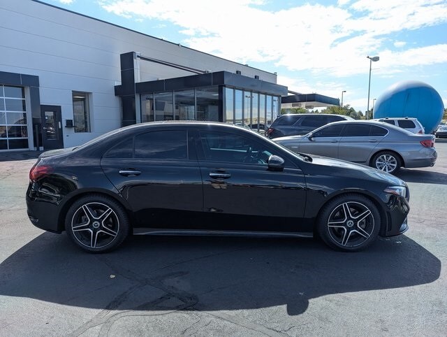 2022 Mercedes Benz A 220 4MATIC photo 2