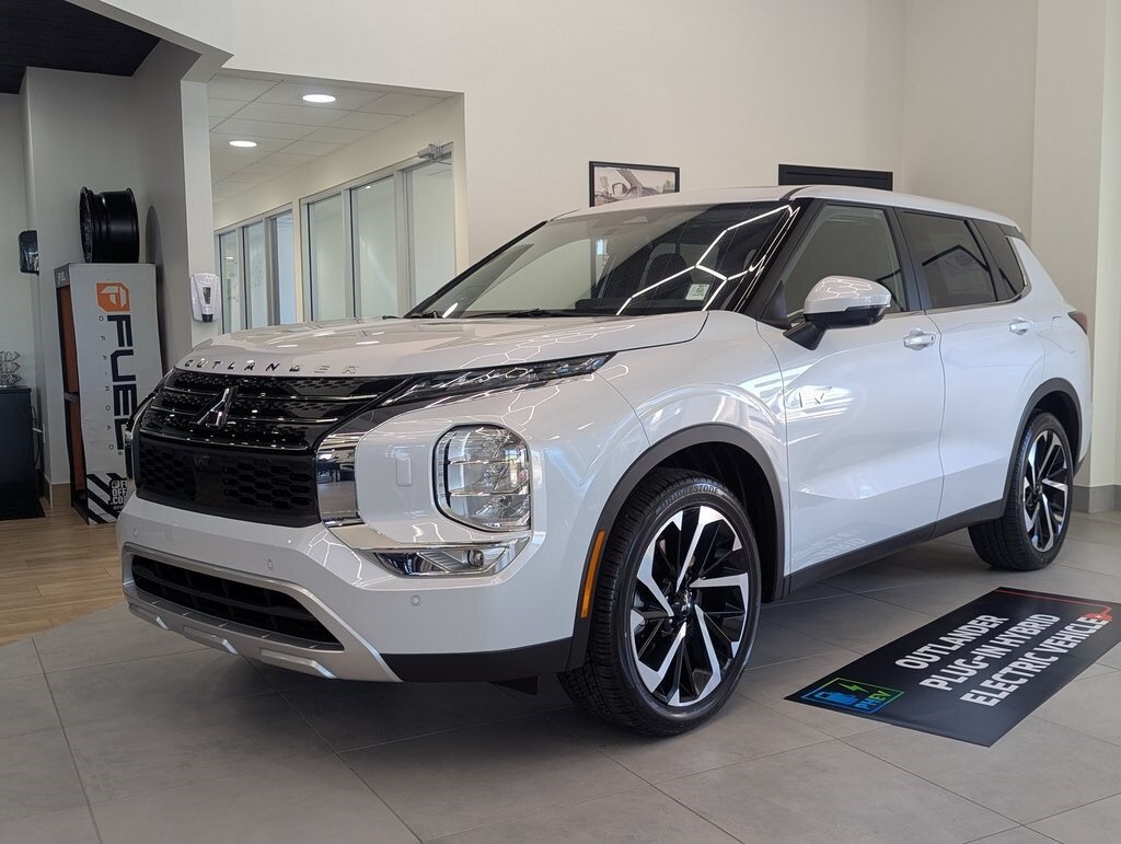 2025 Mitsubishi Outlander PHEV SE photo 3