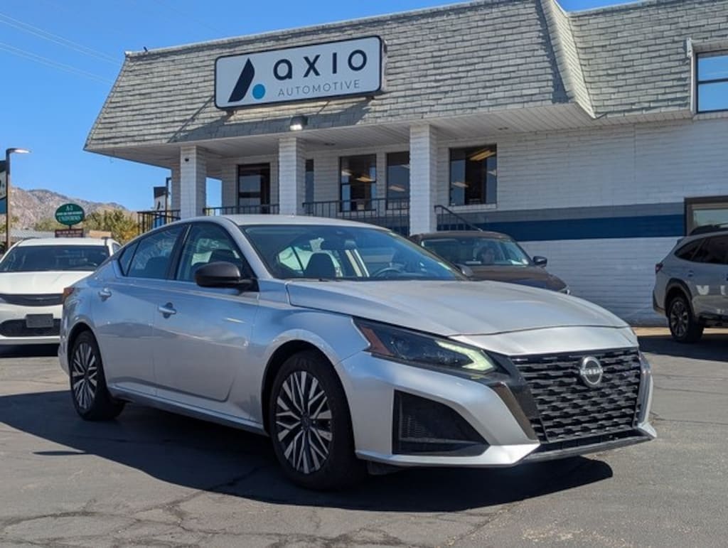 Used 2024 Nissan Altima 2.5 SV Sedan