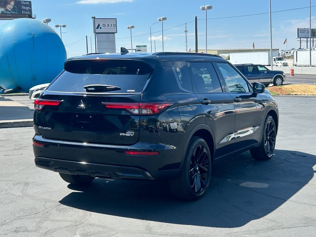2025 Mitsubishi Outlander PHEV SEL photo 3