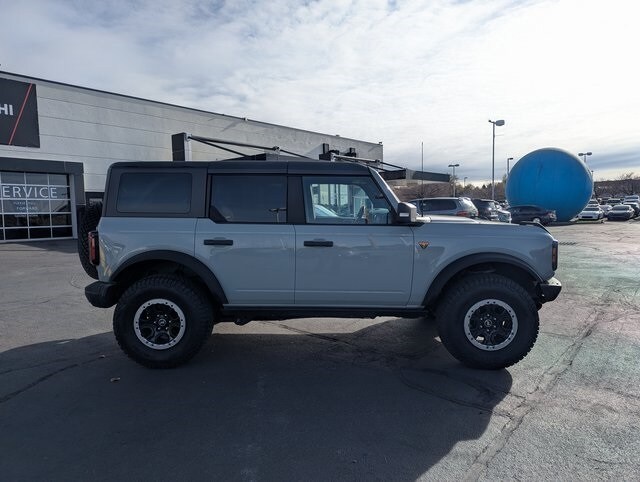 2022 Ford Bronco Badlands photo 2