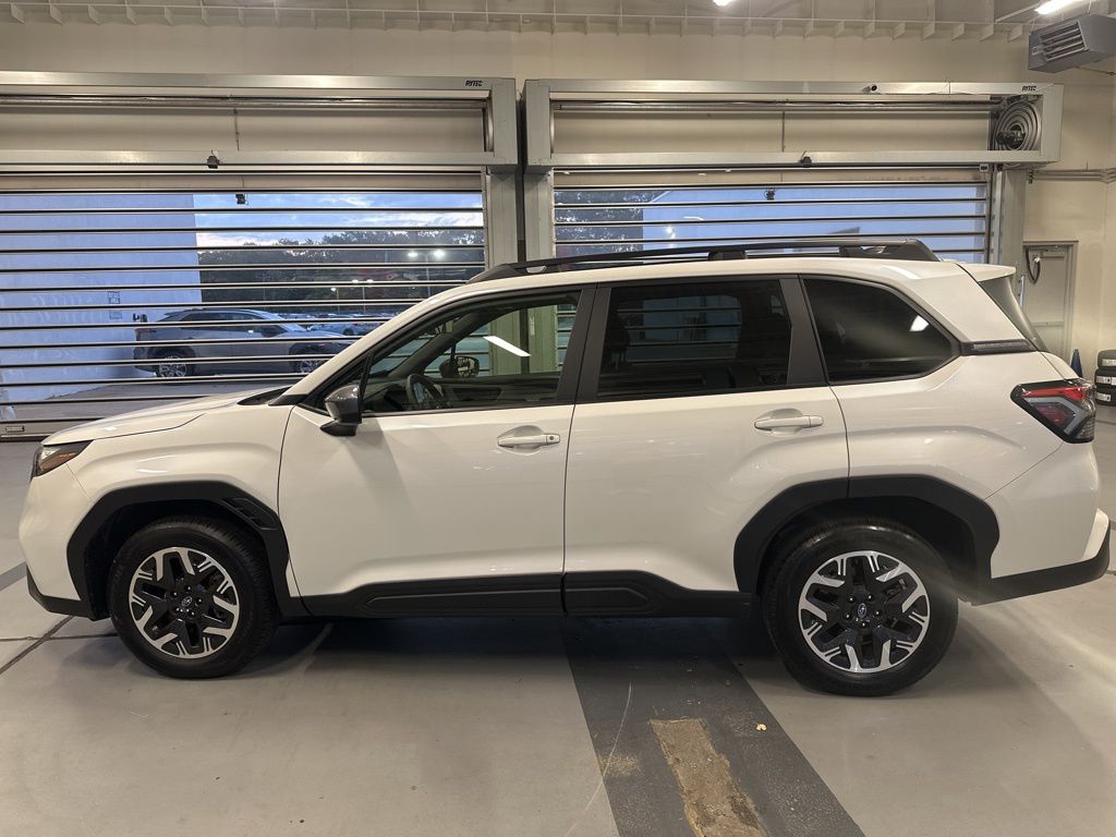 2025 Subaru Forester Premium's photo